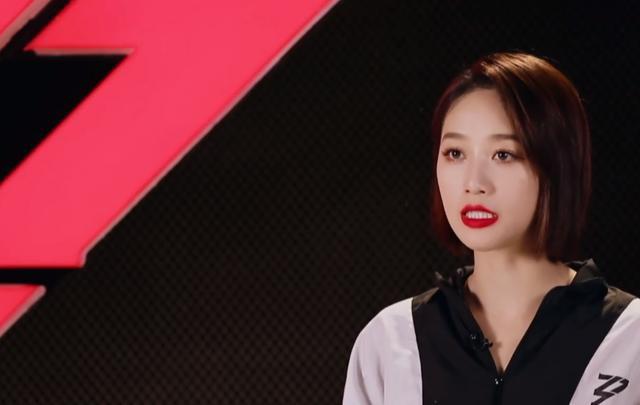 乘风破浪的姐姐|《乘风破浪的姐姐》面对网络圣母指责，蓝盈莹现在连呼吸都是错的