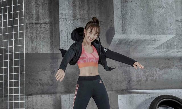 乘风破浪的姐姐|《乘风破浪的姐姐》面对网络圣母指责，蓝盈莹现在连呼吸都是错的