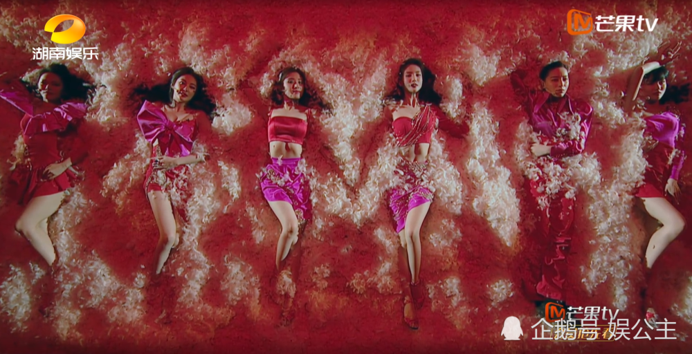 张雨绮|《乘风破浪》张雨绮拉票时大喊：我们是冠军团，宁静瞟了她一眼！