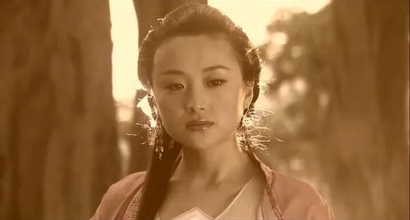 裘千尺年轻时是一等美人公孙止跟她成亲后为何会出轨丫鬟