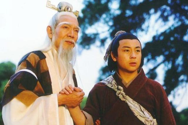 成昆|成昆在少林寺隔墙传功，为张无忌打通奇经八脉，好心办了坏事