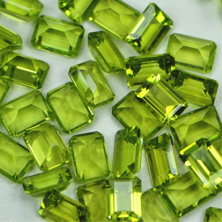 清澈秀丽,色泽赏心悦目的橄榄石