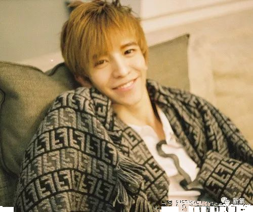 古力娜扎|娜扎到底怎么了哦…撞脸张馨予后又突然复制粘贴宁静的脸了？！