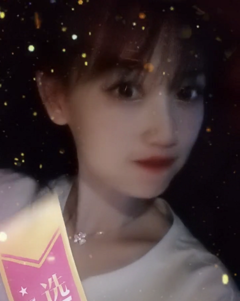 马蓉|马蓉罕见晒视频自信微笑，这一细节举动被疑有新恋情