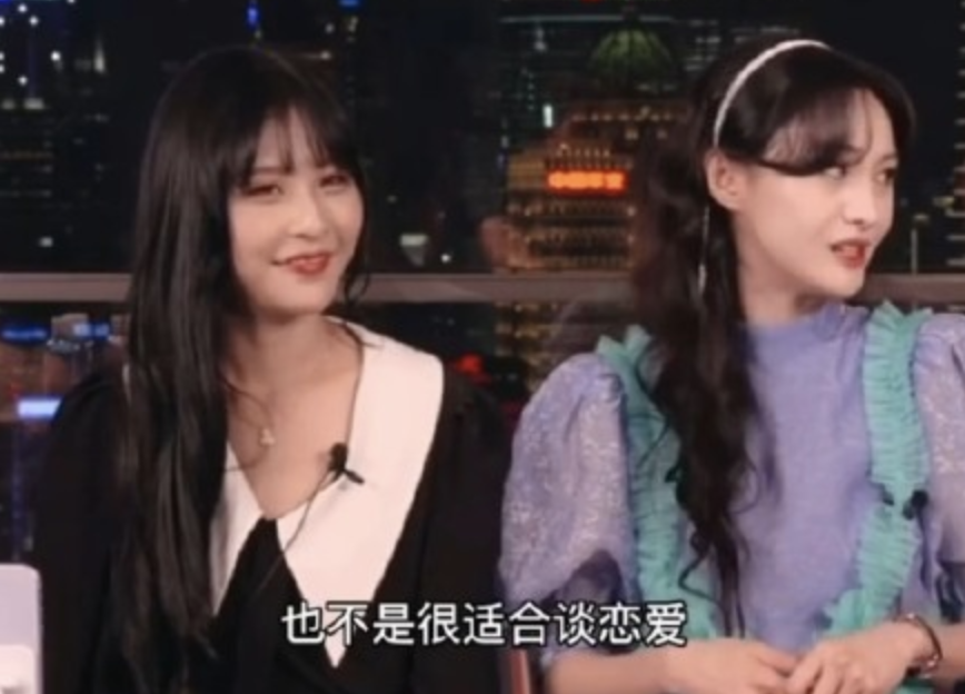 郑爽|郑爽直播甩脸“赶”走女主播，冷静后爆哭，看似耍大牌其实是好心