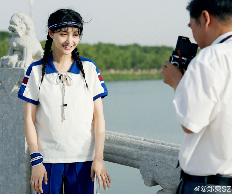 郑爽|郑爽生日直播带货时情绪崩溃，哭诉太商业化了，主持人尴尬离场