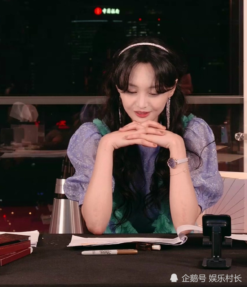 郑爽|郑爽生日直播时生气发飙，赶走主持人后自己也哭了，品牌方发声回应