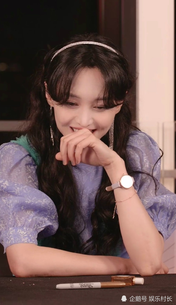 郑爽|郑爽生日直播时生气发飙，赶走主持人后自己也哭了，品牌方发声回应