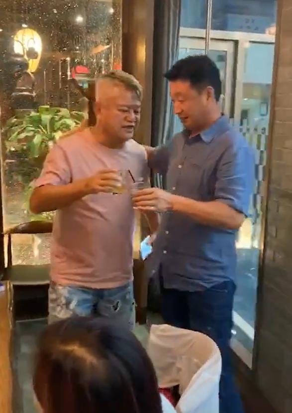 陈百祥|69岁陈百祥罕露面，挺大肚腩发福明显打扮朴素，满头白发难掩沧桑