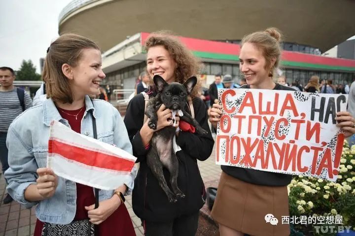 卢卡申科|逆转！卢卡申科承诺未来数日平定国内动荡，“铁娘子”主动选择退出