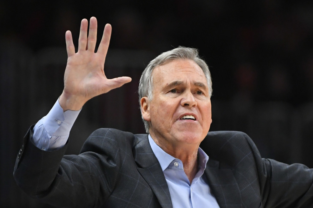 20韦教练上线但不复出小里盛夸这是雷霆最后的机会了