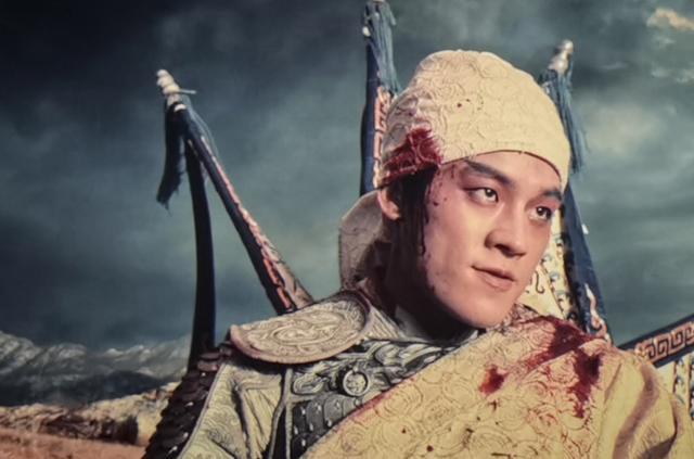 八佰|《八佰》三大演技败笔，杜淳的方言黄晓明的亮相，非专业演员太多