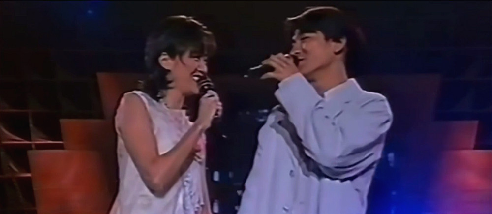 刘德华|刘德华张学友，谁才是四大天王之首？看香港人怎么说