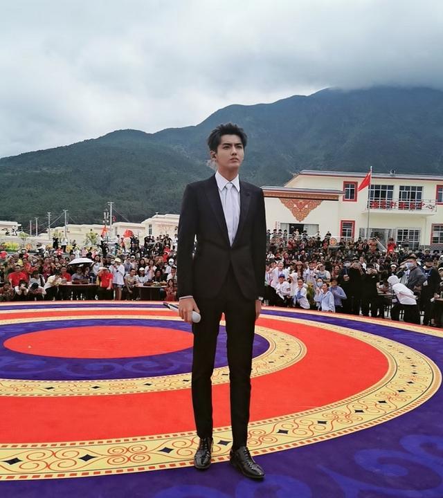 吴亦凡|李佳琦道歉登热搜榜首，他的做法是吴亦凡鞠婧祎的榜样