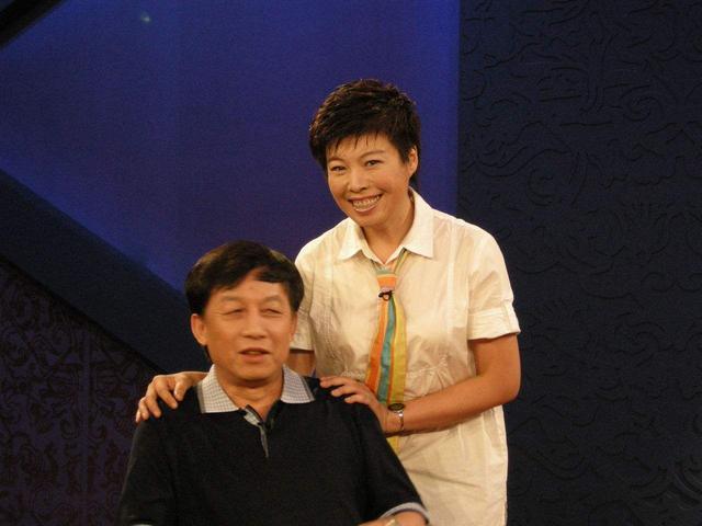 于丹|从“文化教母”到遭人唾弃，解读《论语》的于丹，为何跌落神坛？