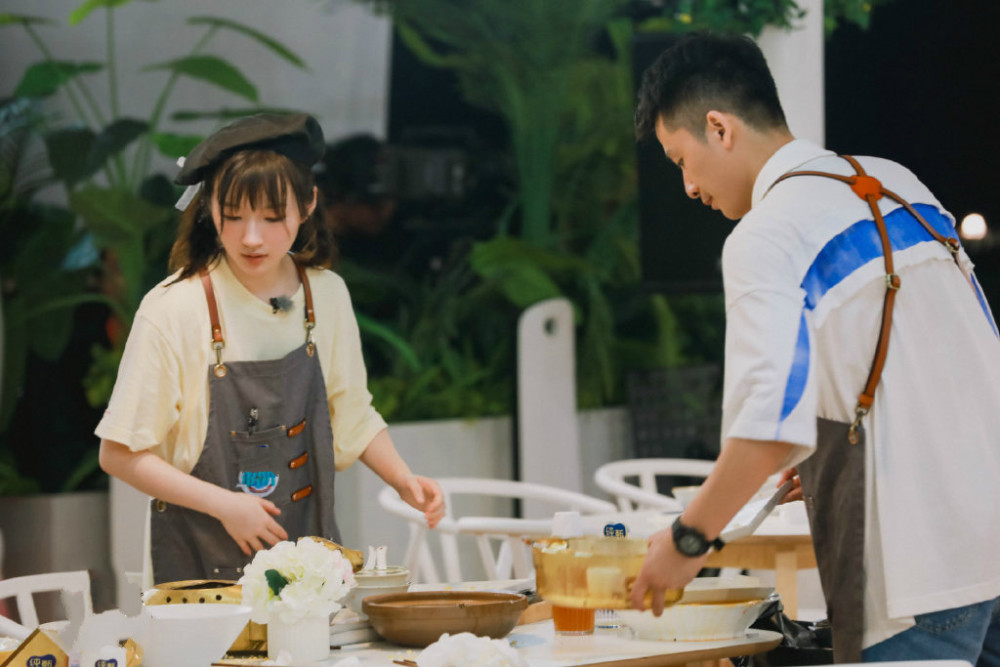 何错之|《中餐厅》再次超支，赵丽颖情商不足，能力一般，林大厨何错之有