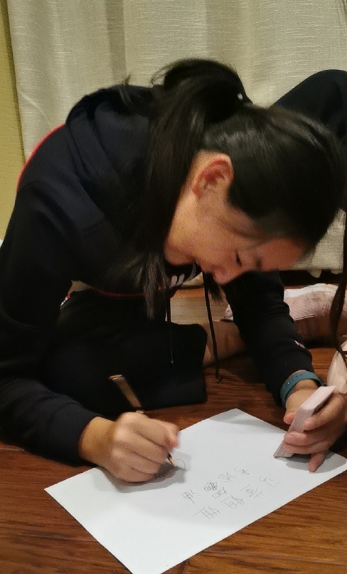 森碟|田亮一家四口旅游，12岁森碟暴风长高，练出运动员健壮身材