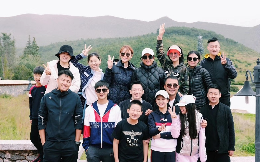 森碟|田亮一家四口旅游，12岁森碟暴风长高，练出运动员健壮身材