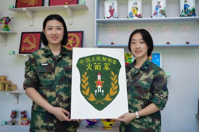 乘风破浪的火箭军小姐姐,这气质你服不服