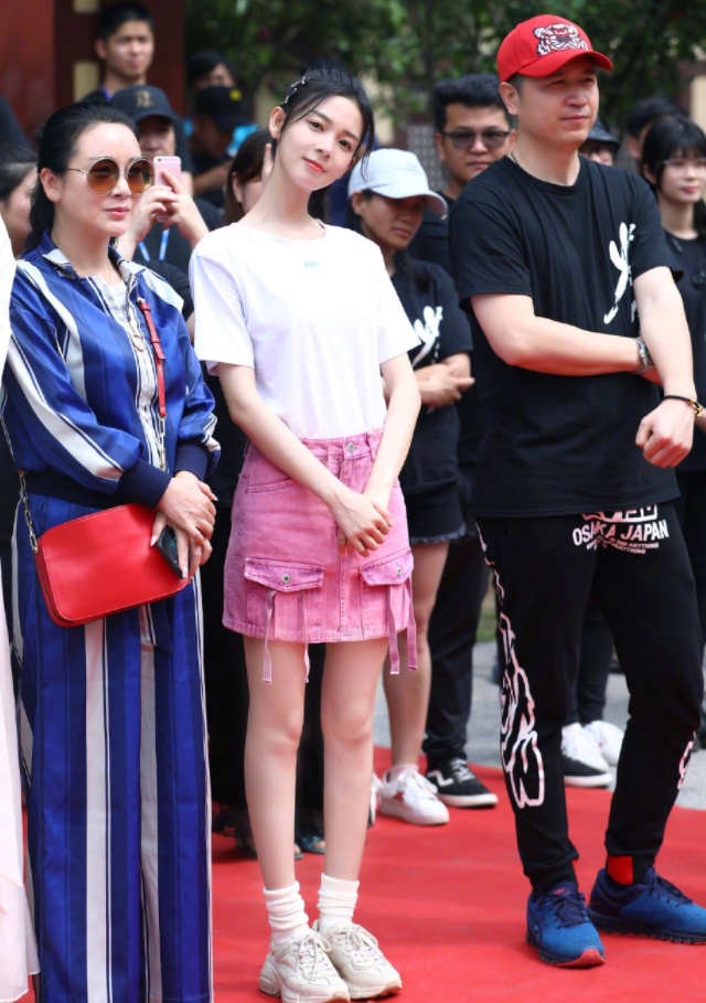 陈瑶太有心机,穿练功服还故意在腰间打结,看清效果后绝了