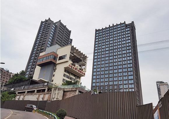 重庆南滨路三大神盘惊现烂尾楼!开发商突然破产,只留下一地鸡毛