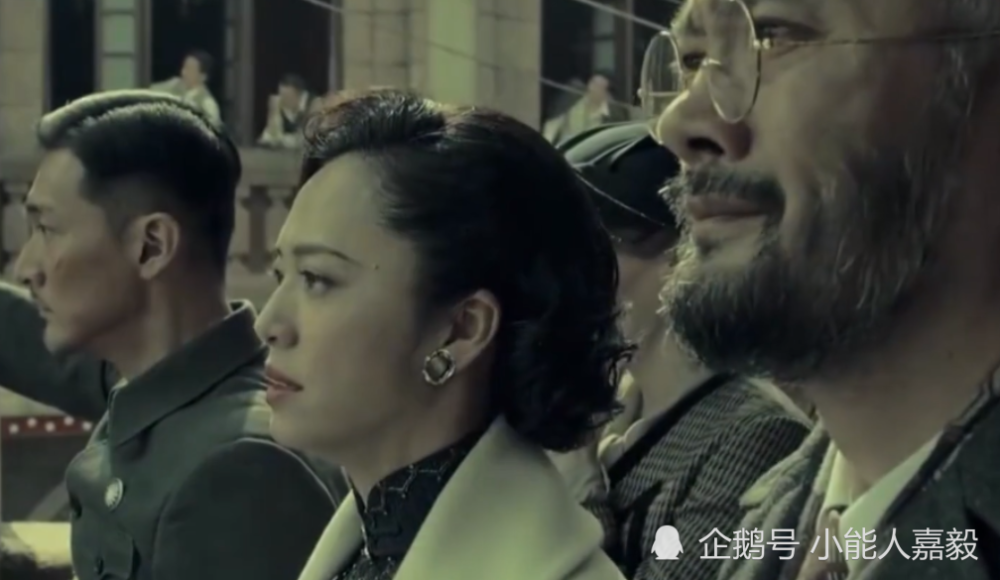 八佰|两天票房破四亿，《八佰》却迎差评不断，网友发文抵制原因多