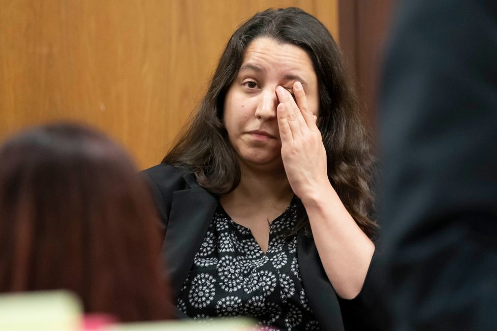 阿隆索|化学老师做实验不慎将学生烧成重伤，法院判学校赔偿四亿元