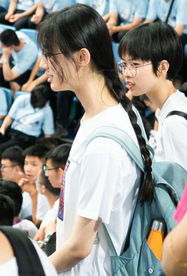 才女武亦姝清华寒假作文被扒出网友看不懂卖弄文字