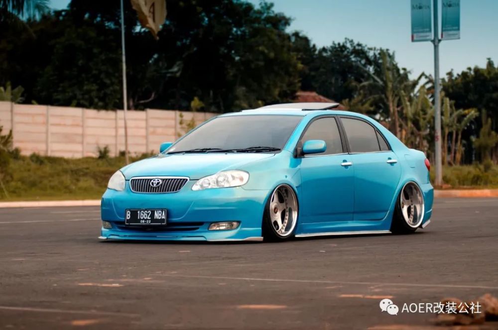 今天要给大家带来的是丰田第九代花冠改装,这辆车可以说由里到外全部