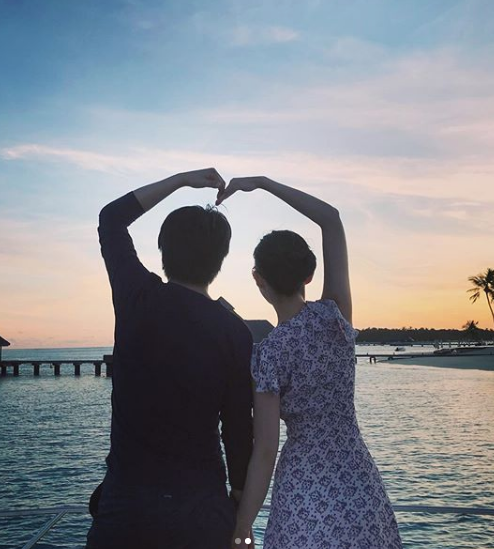 小吉娜|郎朗晒夫妻贴脸合照为老婆庆生，甜喊：我的小吉娜生日快乐