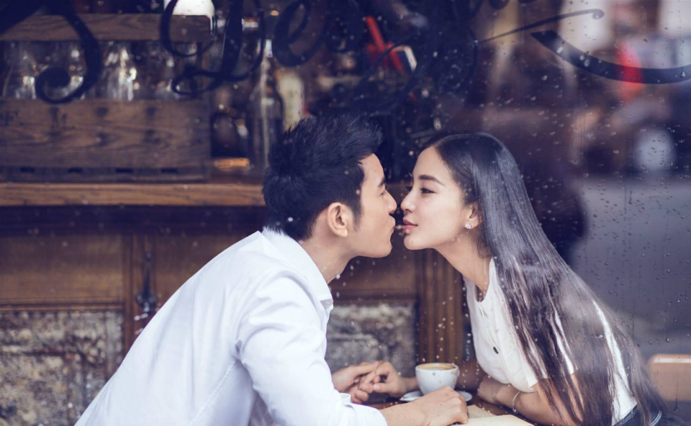 杨颖|杨颖惨遭编剧内涵，嚣张发言她就是演尸体，随后火速删除评论