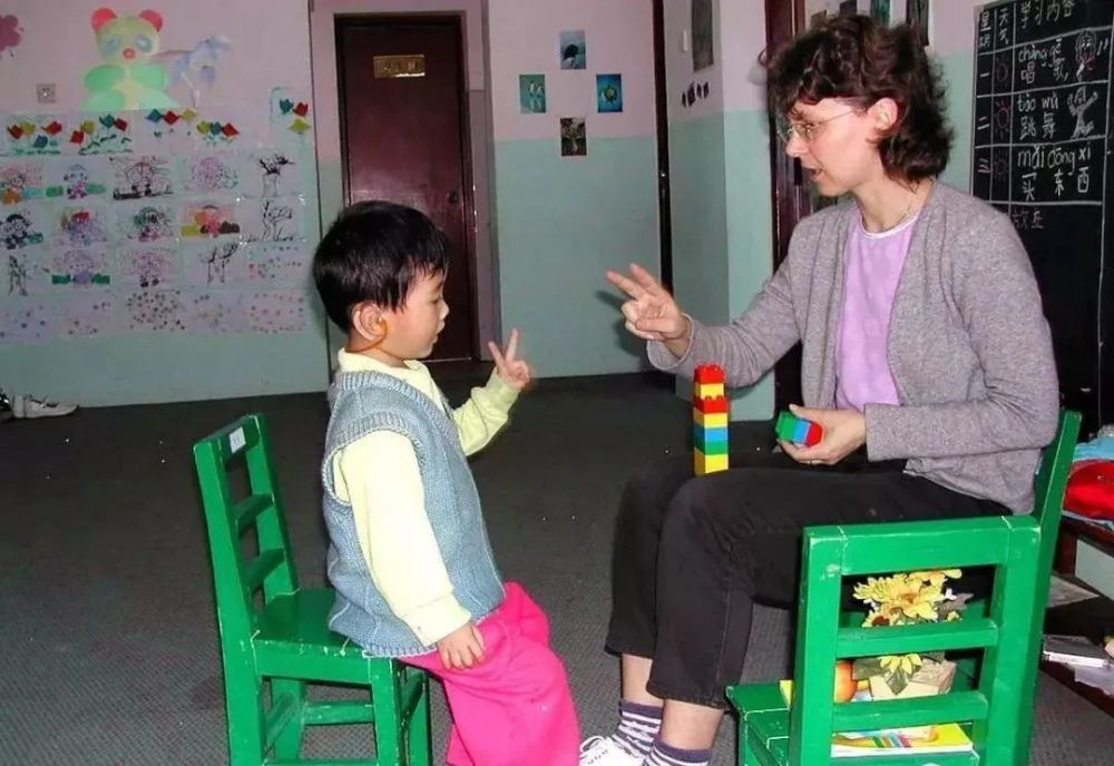 人工耳蜗|做了人工耳蜗手术听力就完全正常？医生：术后更关键