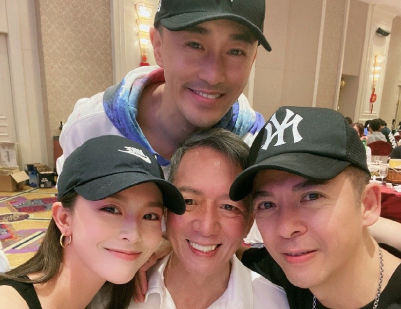 张馨月|张馨月被曝怀孕数月后，晒戴口罩美照难掩小V脸，手指纤细无孕相