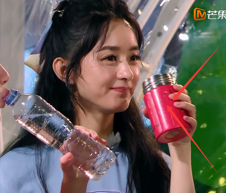 赵丽颖有多节约,当她拿出保温杯时,粉丝直呼心疼