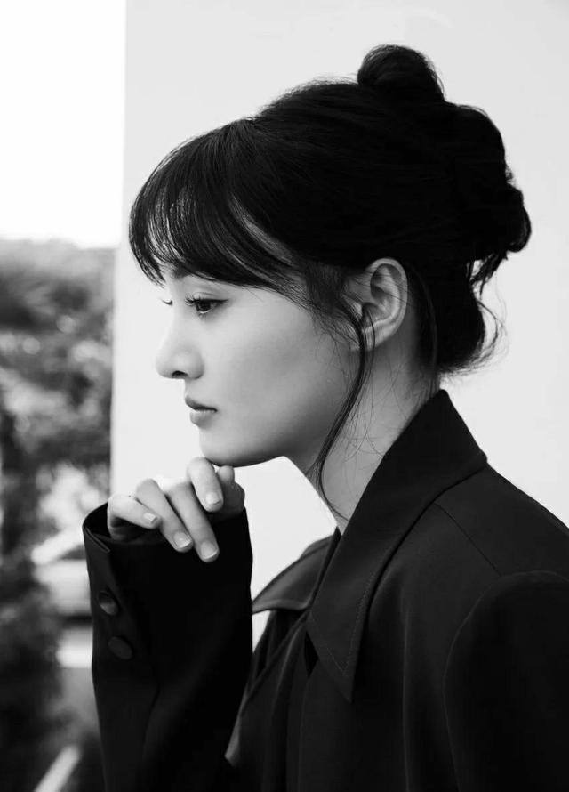 郑爽|直播翻车，情绪崩溃，29岁的郑爽到底被谁惯坏了？