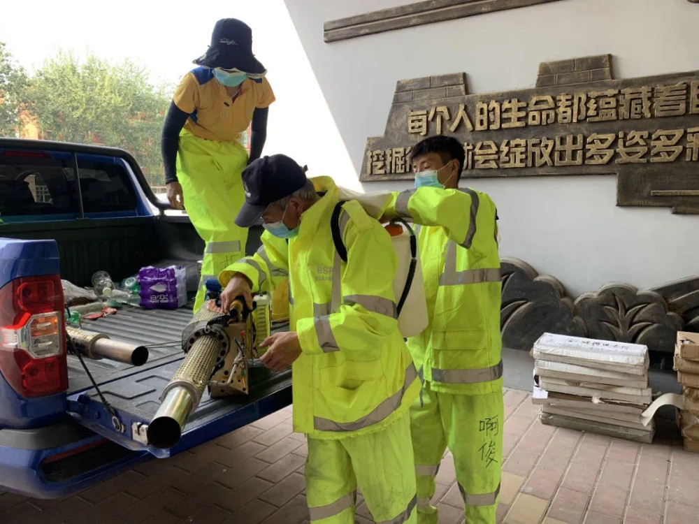 房山蓝天救援队|开学前，蓝天队员又来校园“消杀”了