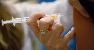 疫苗|新加坡惊现新冠病毒变异体！卫生部：医护人员和弱势病人将优先注射疫苗