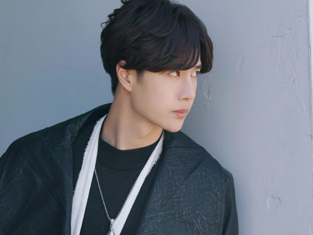 王一博|继杨颖抠图后，王一博新剧再赴前尘，AI换脸表情怪异