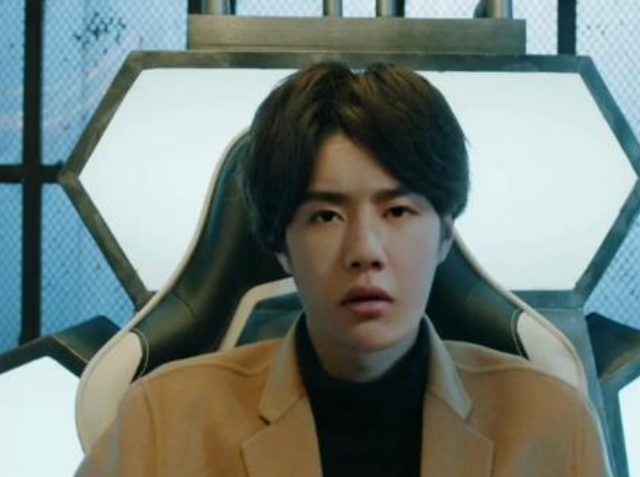 王一博|继杨颖抠图后，王一博新剧再赴前尘，AI换脸表情怪异