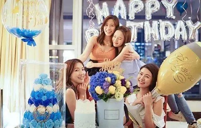 郭嘉文|男友身价44亿，谈3年相差26岁的忘年恋，李泽楷女友的豪门梦