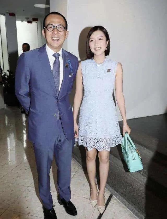郭嘉文|男友身价44亿，谈3年相差26岁的忘年恋，李泽楷女友的豪门梦