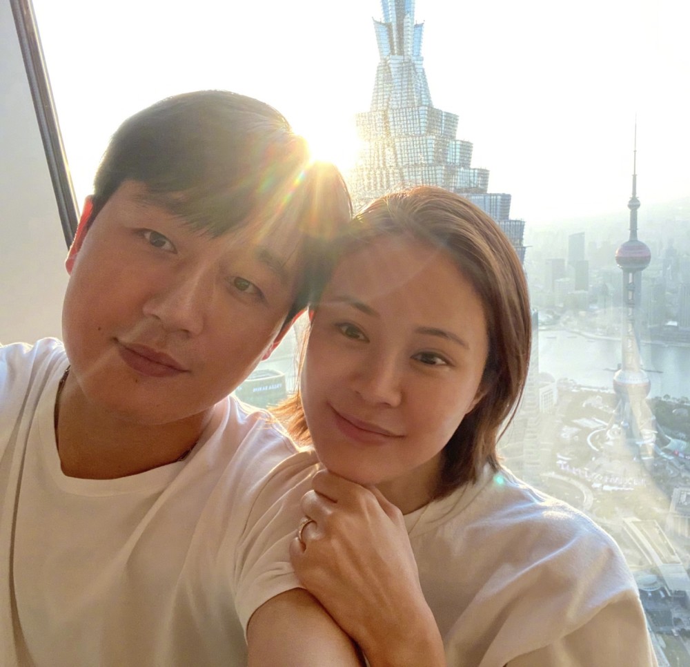 佟大为|佟大为关悦夫妻甜蜜，结婚13年纪念日依旧隆重，关悦嫁给爱情了