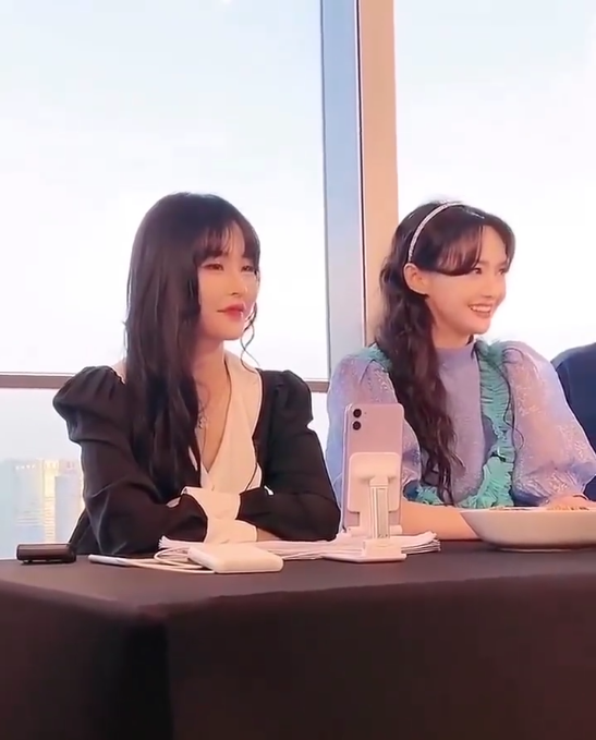 郑爽|郑爽因不满带货流程情绪失控？彩排视频曝光，预演所有流程和俩主播有说有笑