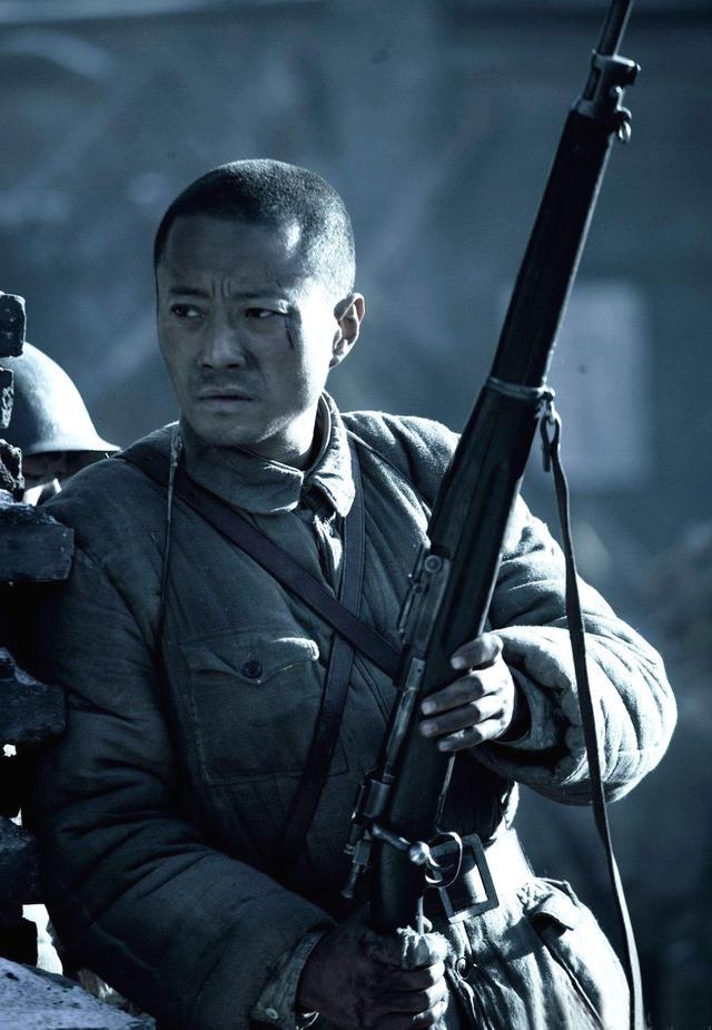 张译《八佰》上映预定爆款,但到达顶峰,它还需要跨过一道坎