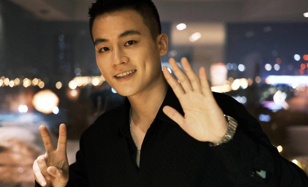 八佰|电影《八佰》过后，他能摘掉马思纯前男友标签了吗？