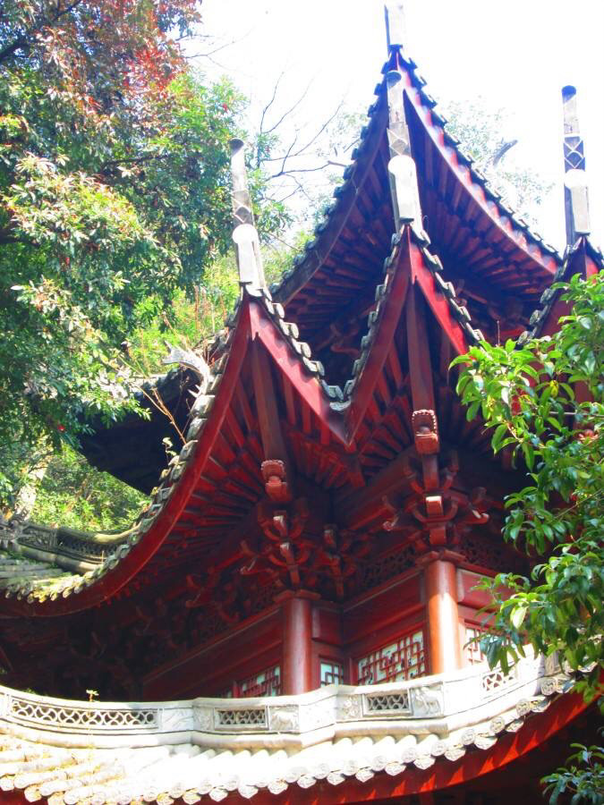 白居易|杭州藏在繁华深处的一家寺庙，白居易曾留下诗文，苏轼也有过题字