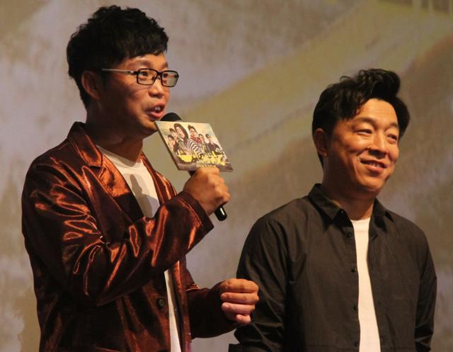 而他真正出现在观众眼前则是 在电影《疯狂的石头》中扮演了四眼秘书