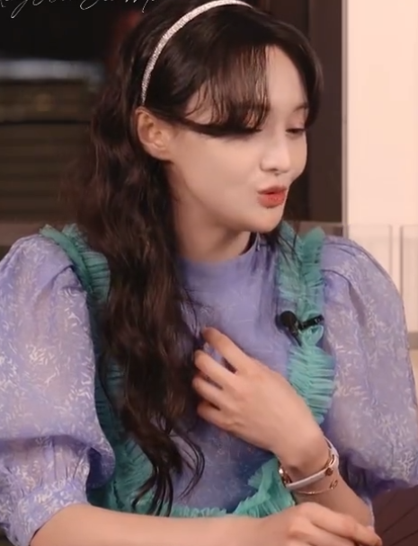 郑爽|“我不是因为商业目的做直播”听完郑爽这句话，男主播笑得让人心酸