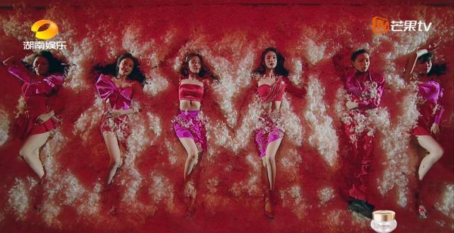 乘风破浪的姐姐|万茜既是《浪姐》的受益者，也是节目的受害者