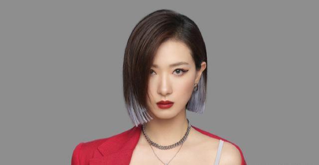 乘风破浪的姐姐|万茜既是《浪姐》的受益者，也是节目的受害者